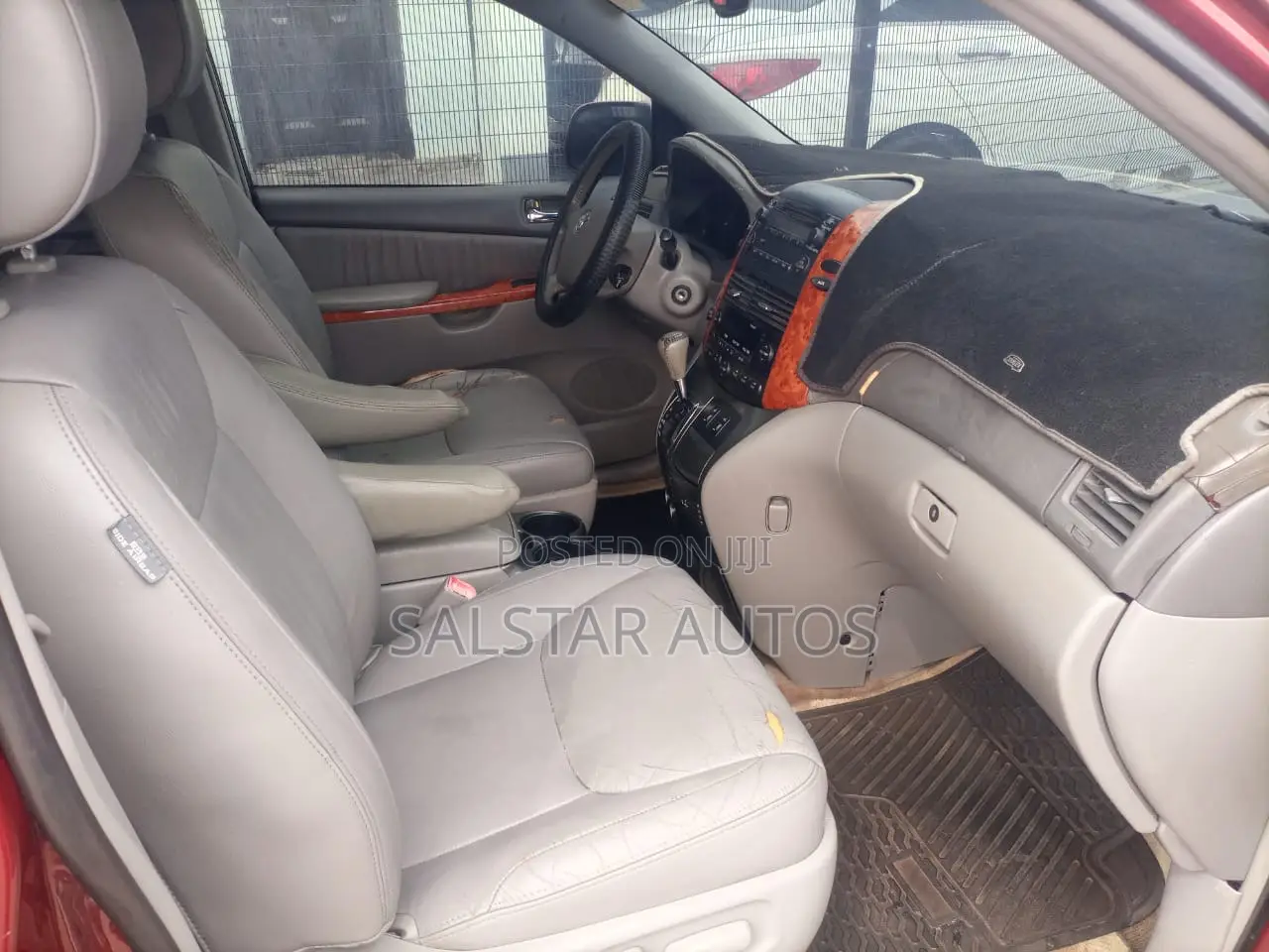 Toyota Sienna 2009 Red