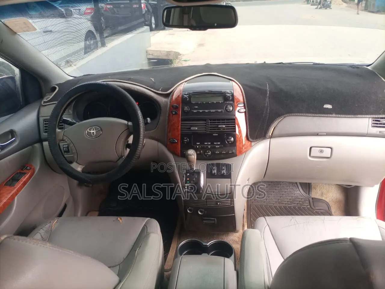 Toyota Sienna 2009 Red