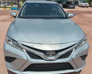 Toyota Camry XSE FWD (2.5L 4cyl 8AM) 2018 Silver