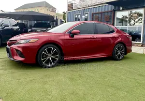 Toyota Camry SE (2.5L 4cyl 8A) 2019 Red