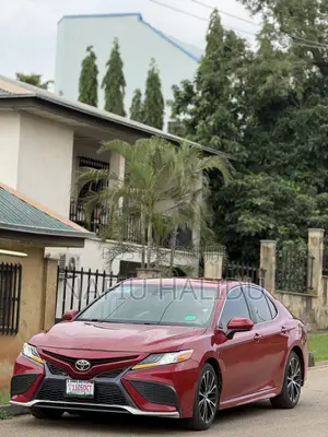 Toyota Camry 2022 Red