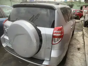 Toyota RAV4 2009 Silver