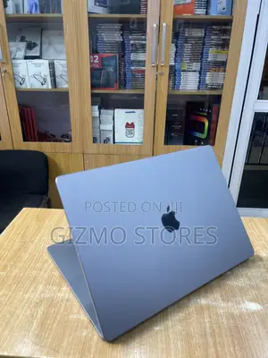 Laptop Apple MacBook Pro 2021 M1 16GB Apple M1 Pro SSD 512GB
