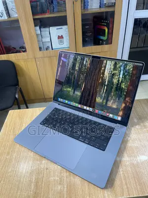 Laptop Apple MacBook Pro 2021 M1 16GB Apple M1 Pro SSD 512GB