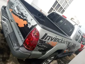 Toyota Tacoma 2010 Silver