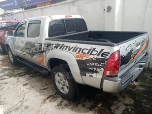 Toyota Tacoma 2010 Silver