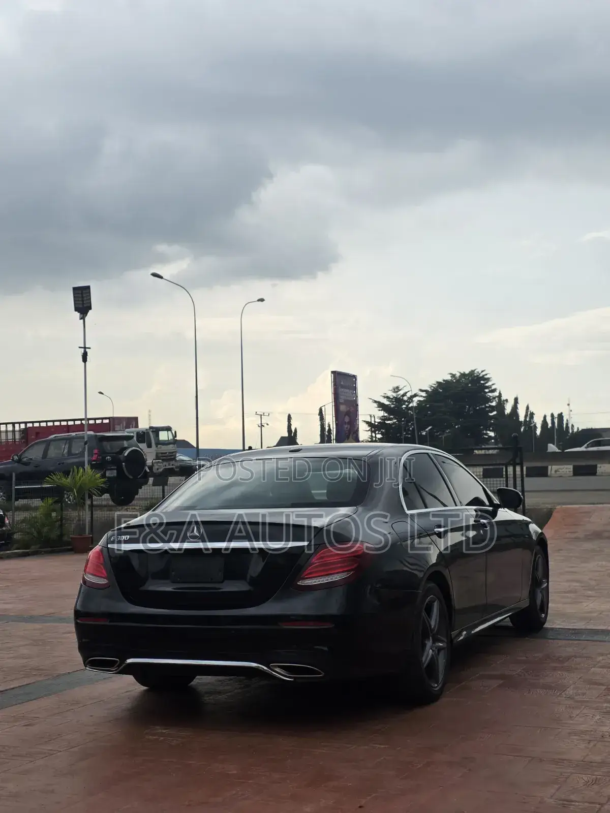 Mercedes-Benz E300 2017 Black