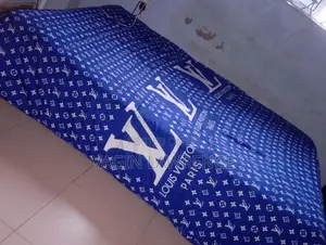 Neatly Used 18inches Mattress 4.5 by 6 Ft