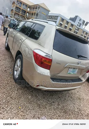 Toyota Highlander 2009 Gold