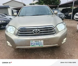 Toyota Highlander 2009 Gold