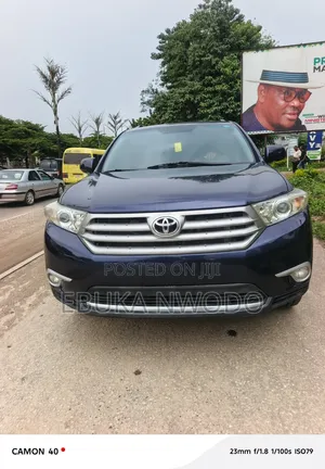 Toyota Highlander 2013 Blue