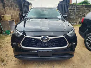 Toyota Highlander XLE 2021 Black