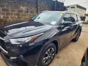 Toyota Highlander XLE 2021 Black