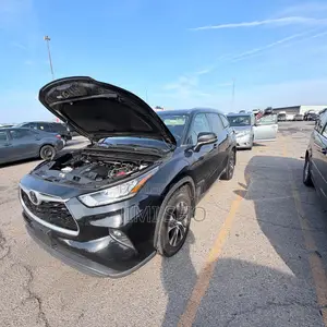 Toyota Highlander XLE 2021 Black