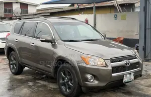 Toyota RAV4 Limited 2011 Gray