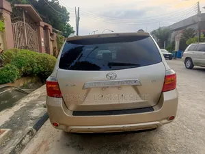 Toyota Highlander 2009 Gold