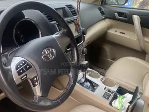 Toyota Highlander 3.5L 4WD 2013 Black