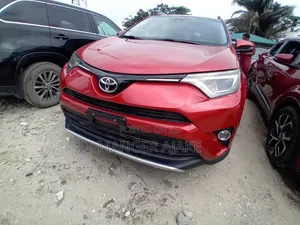 Toyota RAV4 2017 Red