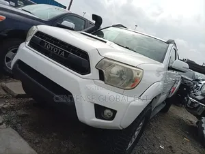 Toyota Tacoma 2013 White