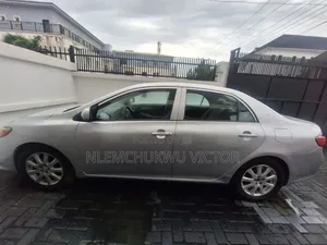 Toyota Corolla 2010 Silver