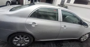 Toyota Corolla 2010 Silver