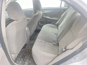 Toyota Corolla 2010 Silver