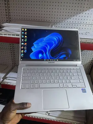 Laptop Samsung 8GB Intel Core i7 SSD 256GB