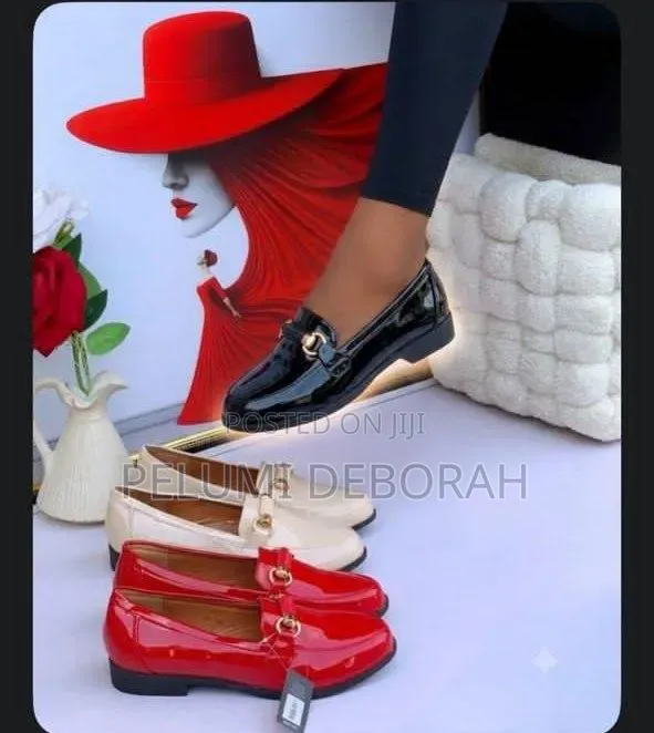 Ladies Shoe