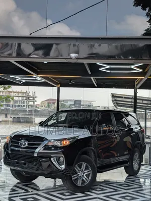 Toyota Fortuner 2019 Black