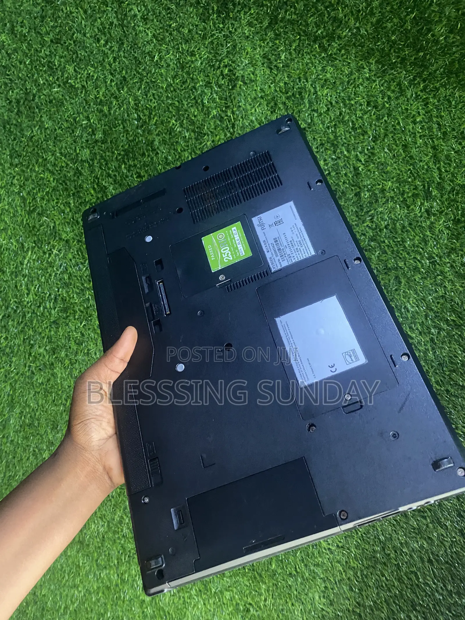 Laptop Fujitsu Lifebook A5511 8GB Intel Core i7 SSD 128GB