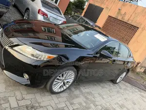 Lexus ES 2013 Black