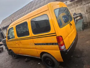 Suzuki Every 2016 Yellow