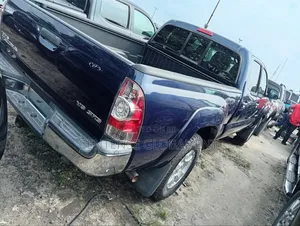 Toyota Tacoma 2013 Blue
