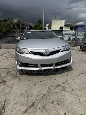 Toyota Camry SE 4dr Sedan (2.5L 4cyl 6A) 2012 Silver