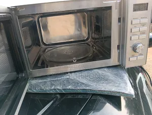 3-in-1 Microwave Multi Purpose Functions: Grill, Oven, Convection 100%