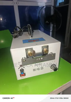 Automatic Chicken Beak Cutter/ Debeaker With Counter