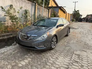 Hyundai Sonata SE 2.0T Sedan FWD (2.0L 4cyl 6A) 2013 Gray