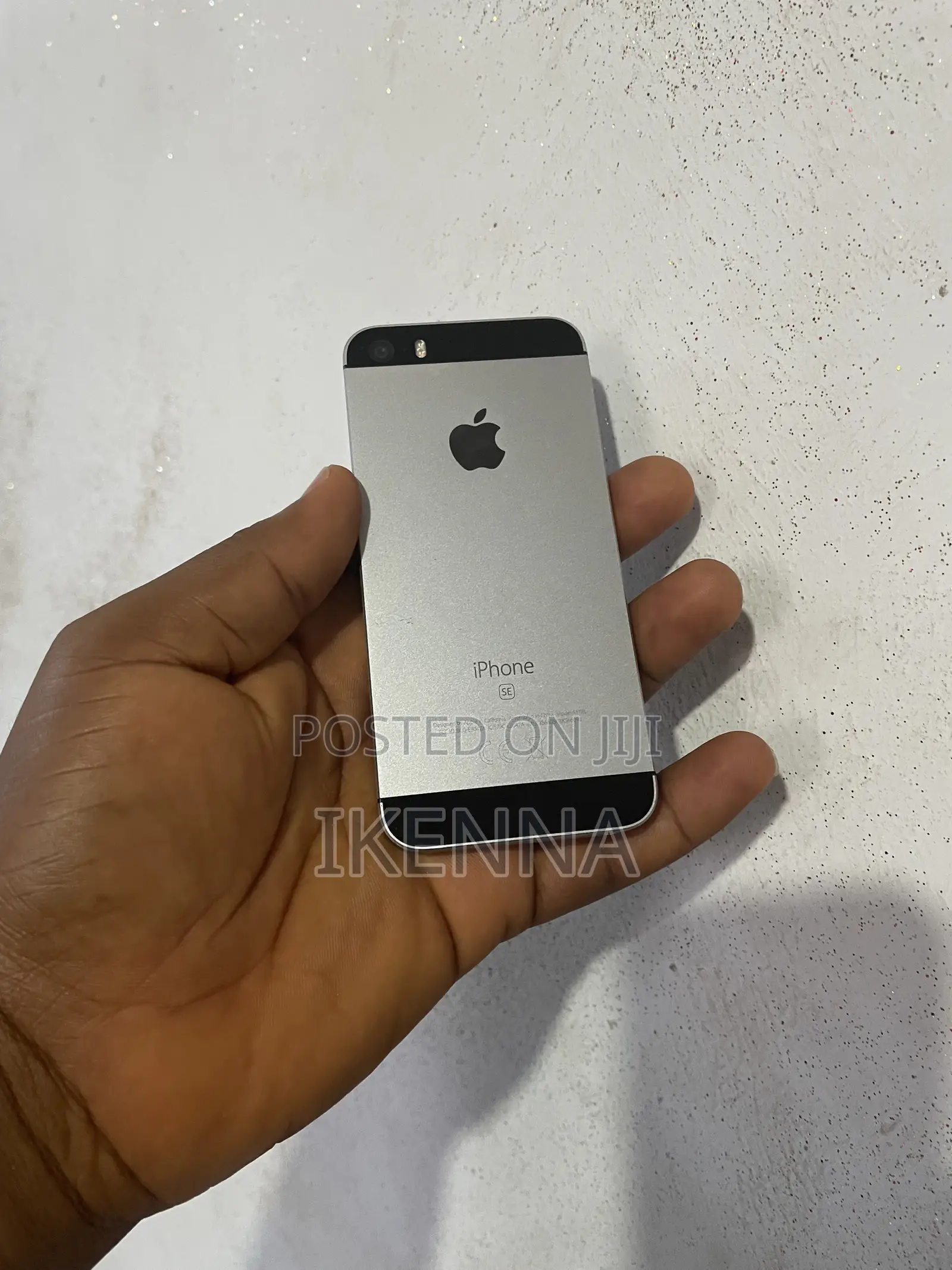 Apple iPhone SE 64 GB Black