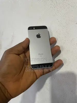 Apple iPhone SE 64 GB Black