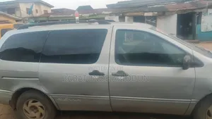 Toyota Sienna 2023 Silver
