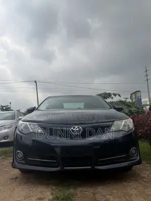 Toyota Camry SE 4dr Sedan (2.5L 4cyl 6A) 2014 Black