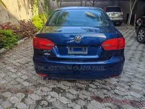 Volkswagen Passat S 4dr Sedan (1.8L 5cyl 5M) 2014 Blue