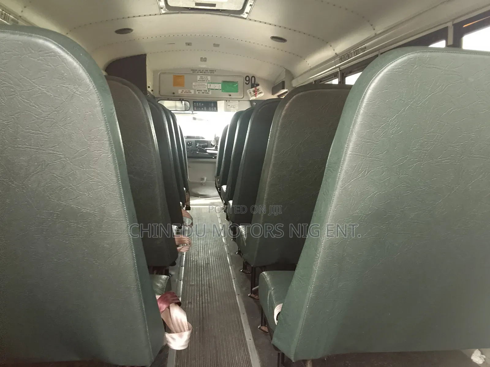 Ford E450 2010 Yellow