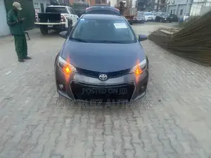 Toyota Corolla L 4dr Sedan (1.8L 4cyl 4A) 2014 Gray