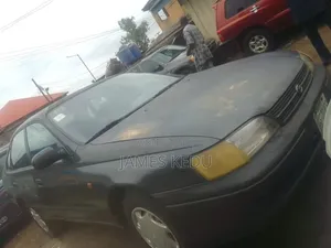 Toyota Carina 2001 Green