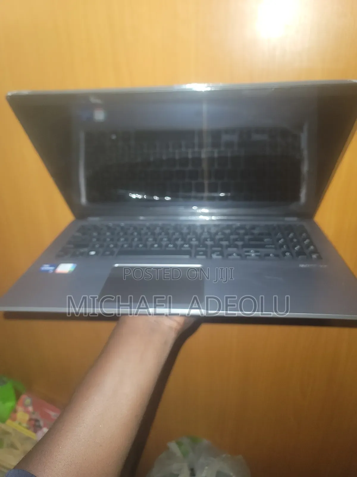 Laptop Asus R558UF 8GB Intel Core i5 HDD+SSD 1T