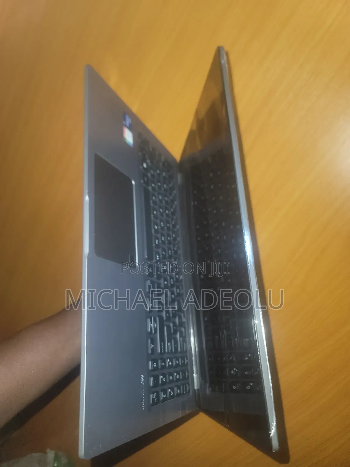 Laptop Asus R558UF 8GB Intel Core i5 HDD+SSD 1T