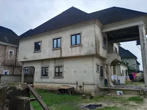4bdrm Duplex in Commissioner Road, Warri for sale