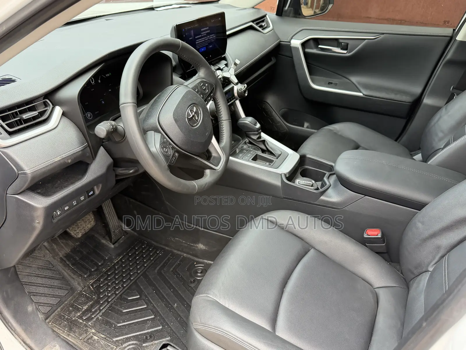 Toyota RAV4 2024 White