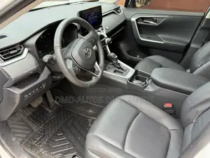 Toyota RAV4 2024 White